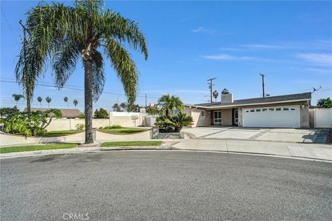 16502 Loire Huntington Beach CA 92647
