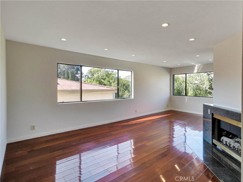 Photo of 1134 Campbell St #307, Glendale, CA 91207 (MLS # GD26082427)