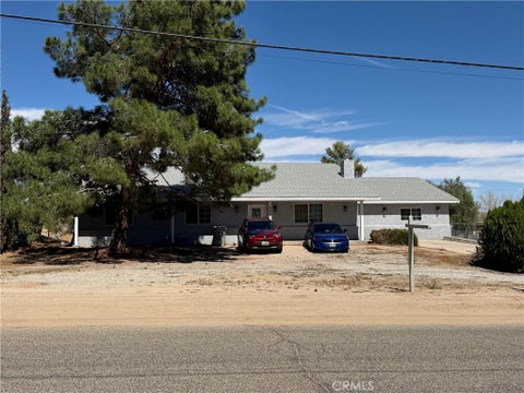 Photo of 18060 Walnut St, Hesperia, CA 92345 (MLS # TR26210733)
