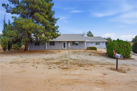 Photo of 18060 Walnut Street, Hesperia, CA 92345 (MLS # TR26210733)