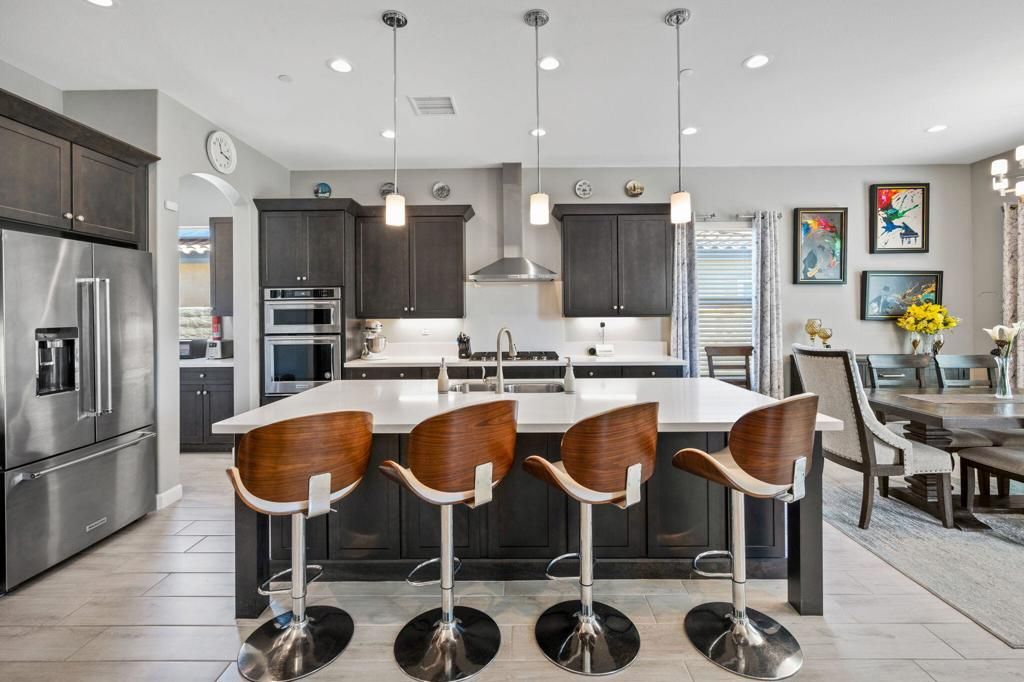 listing image 130729369911333495690