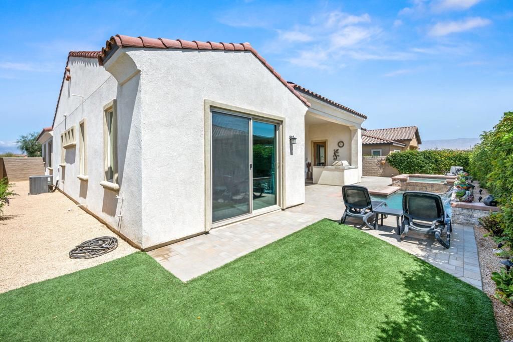 listing image 130724872656521093089