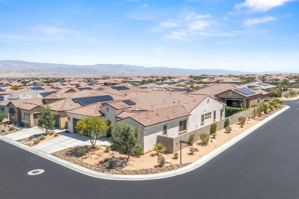 listing image 130727397076550843311
