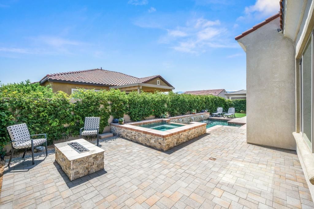 listing image 130720049949542613955