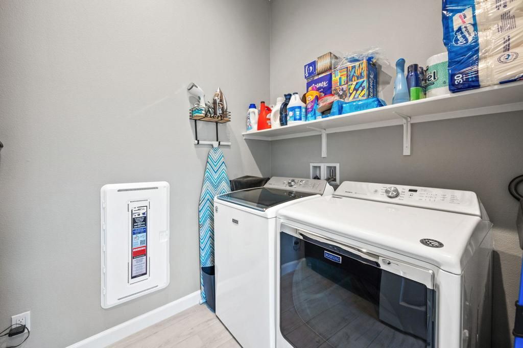 listing image 130727127248130247268