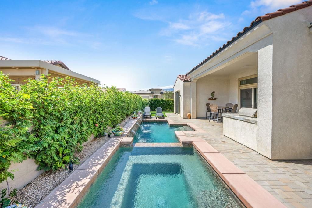 listing image 130720653845653282542