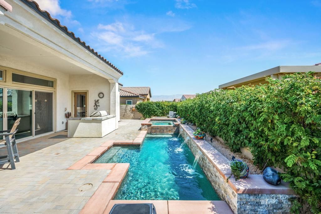 listing image 130729727382631590732