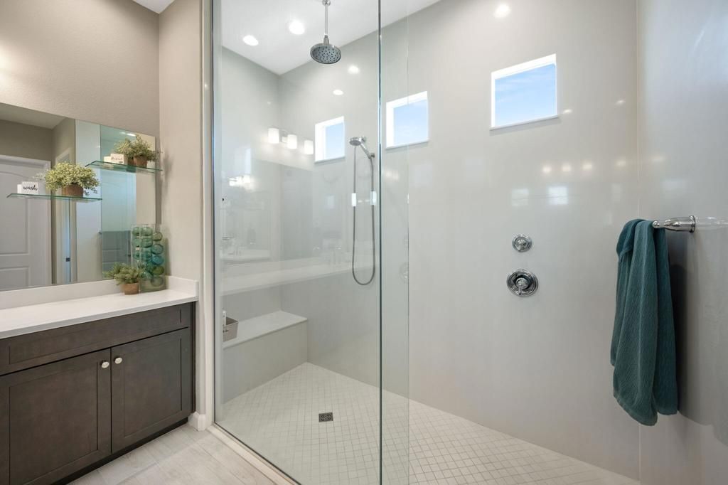 listing image 130725543952505420100