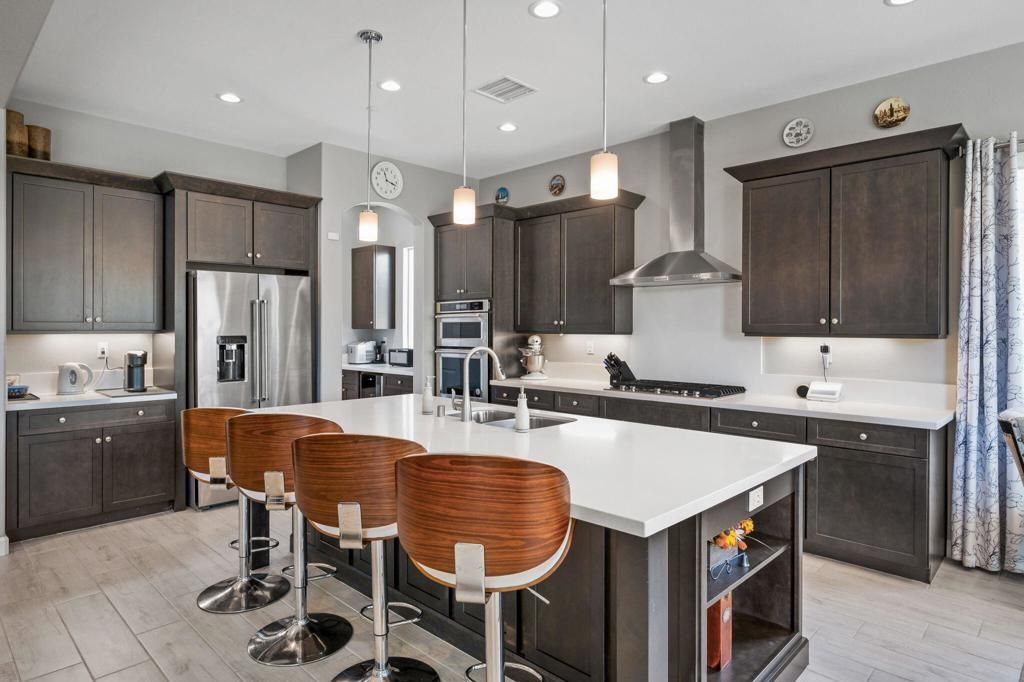 listing image 130727521530833760116
