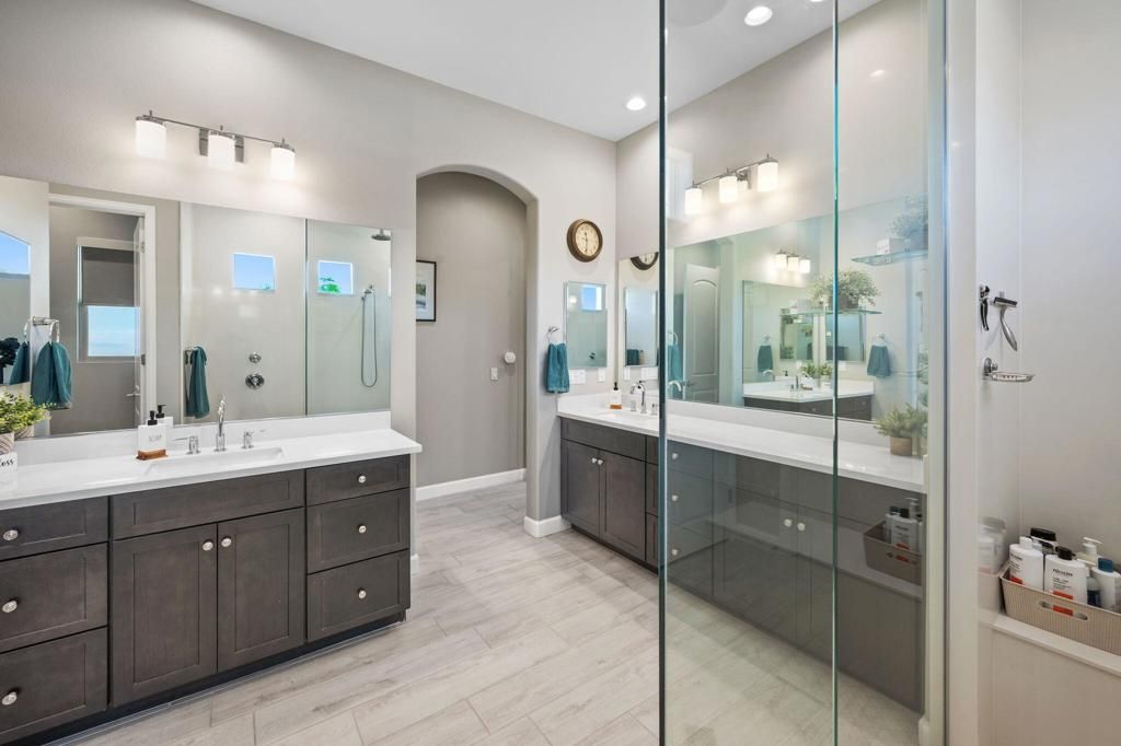 listing image 130726003862102016950