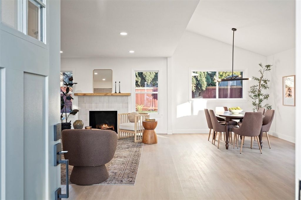 Photo of 32325 32325 Pegasus Ct Ct, Union City, CA 94587 (MLS # 41121615)