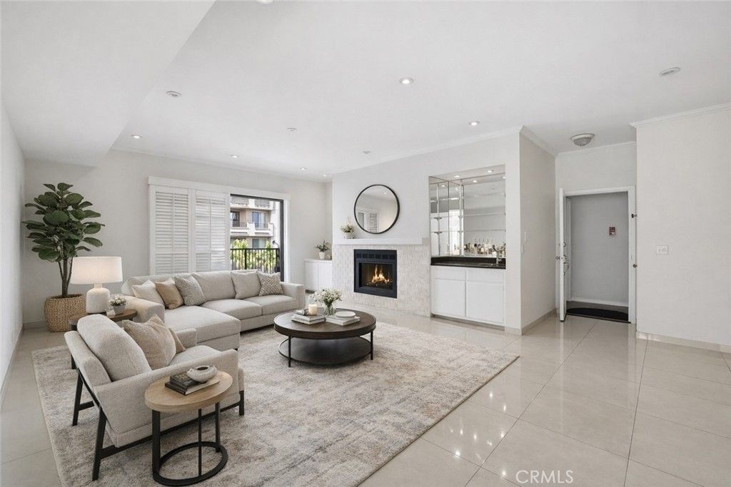 Photo of 1338 Amherst Ave #102, Los Angeles, CA 90025 (MLS # SR26073573)