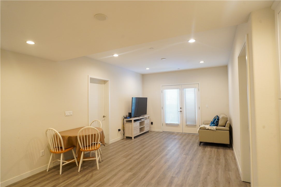 419 N Chandler Avenue 303