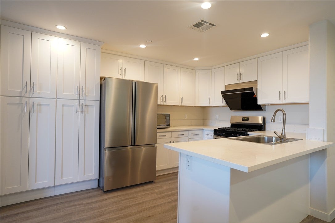 419 N Chandler Avenue 303