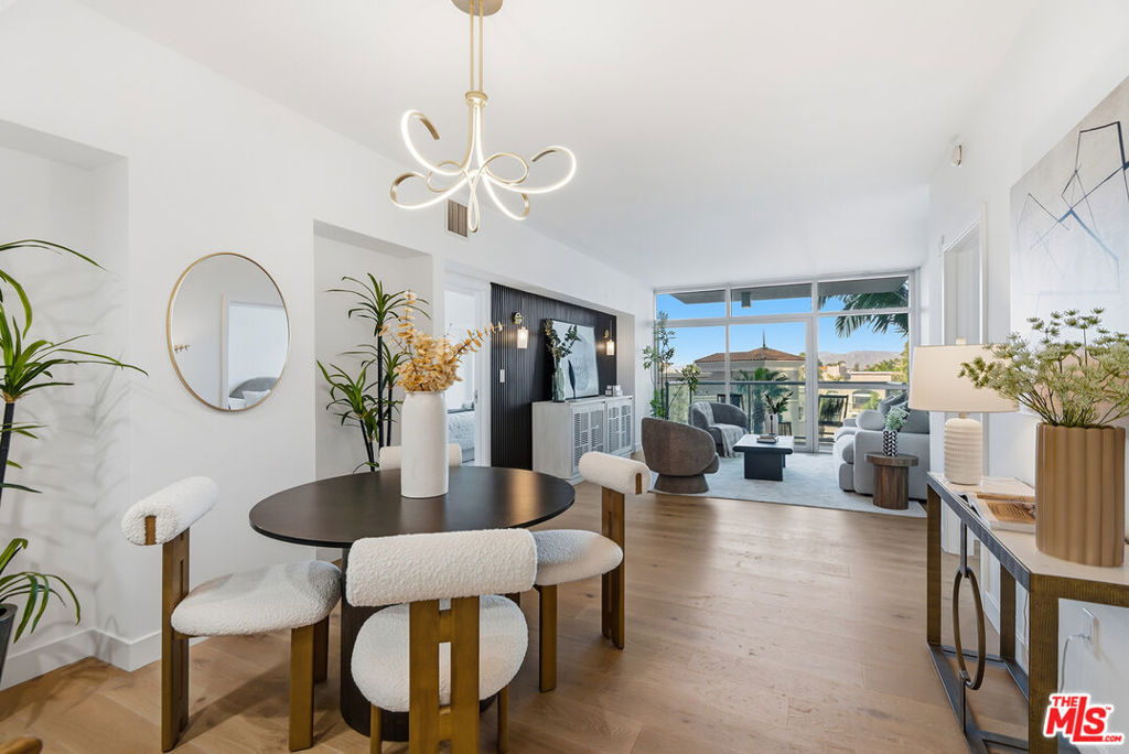 13700 Marina Pointe Drive 511