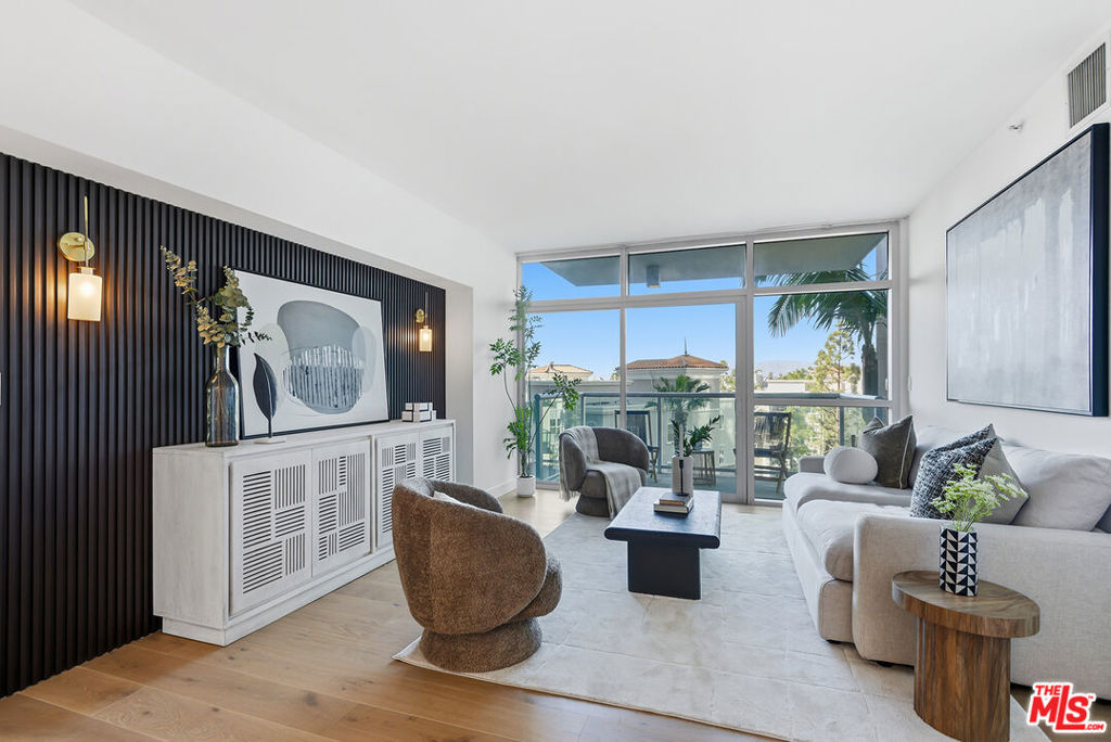 13700 Marina Pointe Drive 511