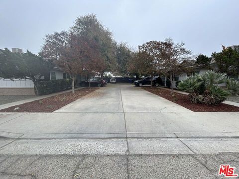 Photo of 36 N G Street, Porterville, CA 93257 (MLS # 25629117)