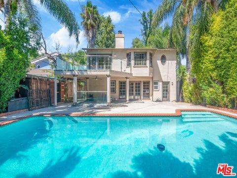 Photo of 22018 Dumetz Road, Woodland Hills, CA 91364 (MLS # 26985483)