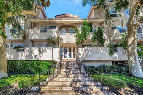 Photo of 14727 Magnolia Boulevard #126, Sherman Oaks, CA 91403 (MLS # SR25274721)
