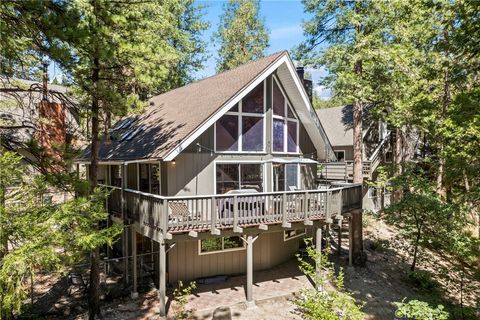 Photo of 676 Rhine Rd. Rd, Lake Arrowhead, CA 92391 (MLS # TR25221008)