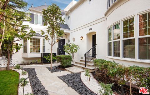 Photo of 422 Smithwood Drive #C, Beverly Hills, CA 90212 (MLS # 25630617)
