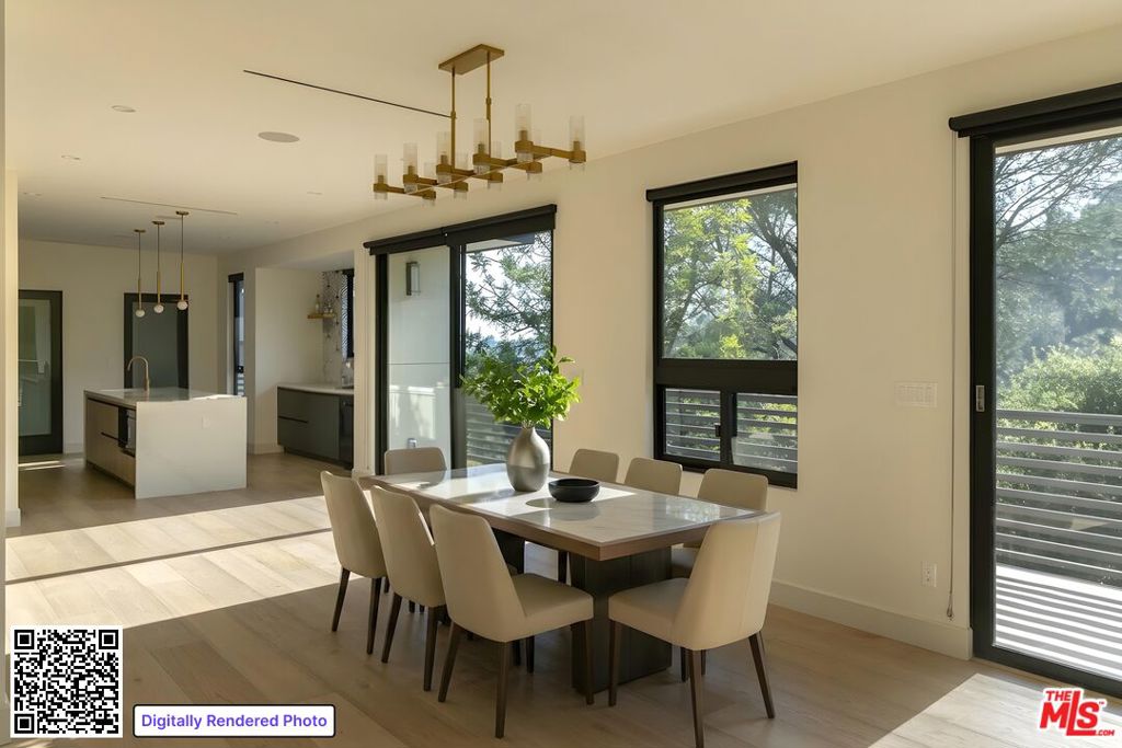 3147 Hollyridge Drive