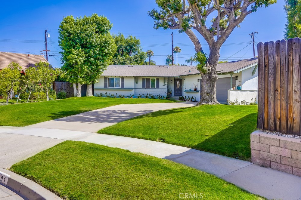 1301 Cameo Drive