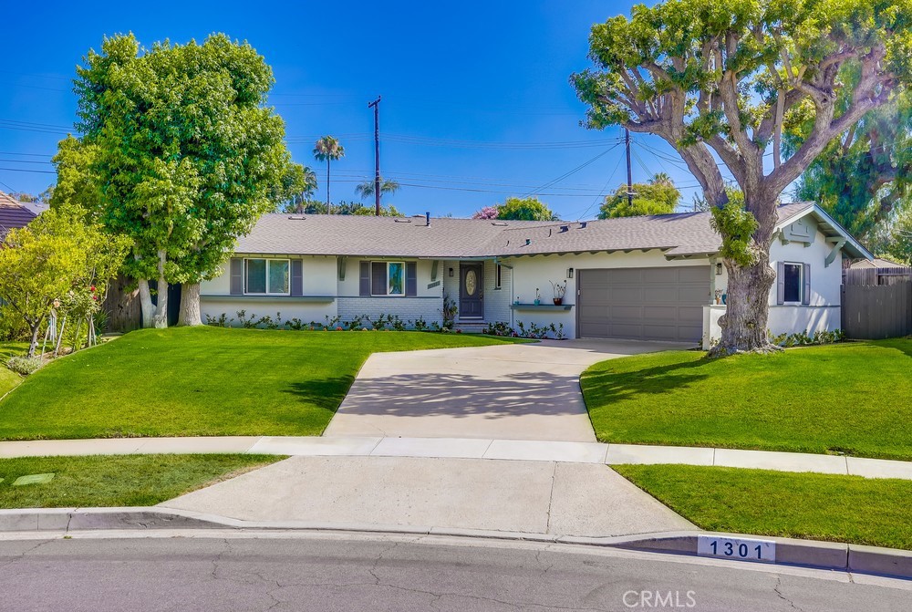 1301 Cameo Drive