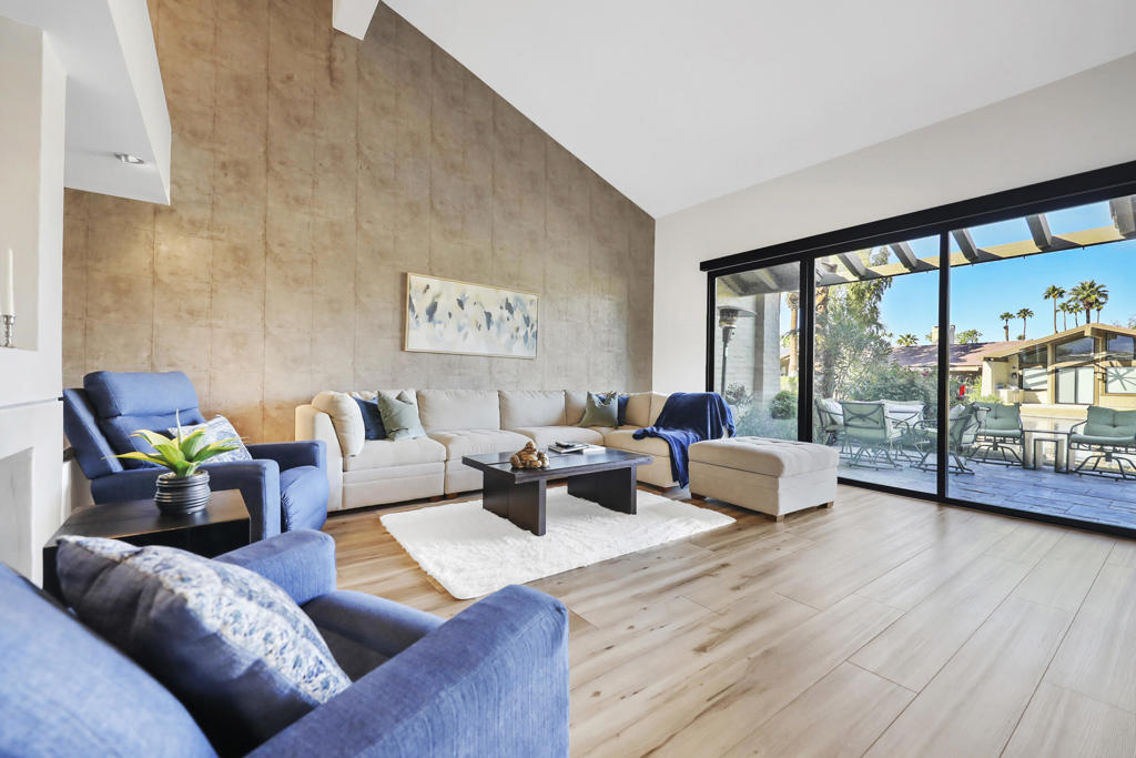 The Lakes Country Cl - Residential