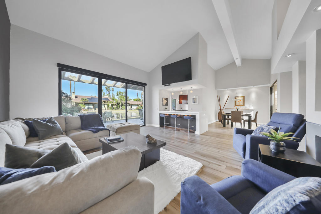 The Lakes Country Cl - Residential