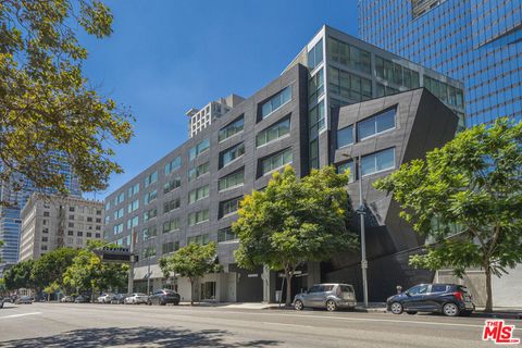 Photo of 901 S Flower Street #714, Los Angeles, CA 90015 (MLS # 26656449)