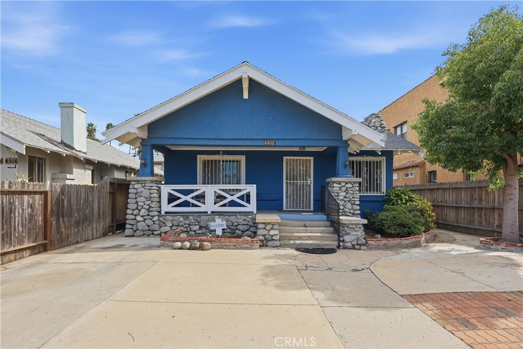 4518 S Van Ness