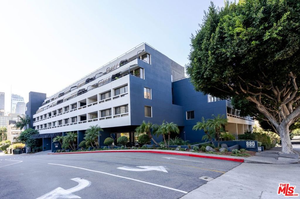 880 W 1st Street