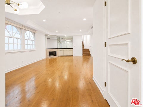 Photo of 342 Palm Drive #201, Beverly Hills, CA 90210 (MLS # 26915557)