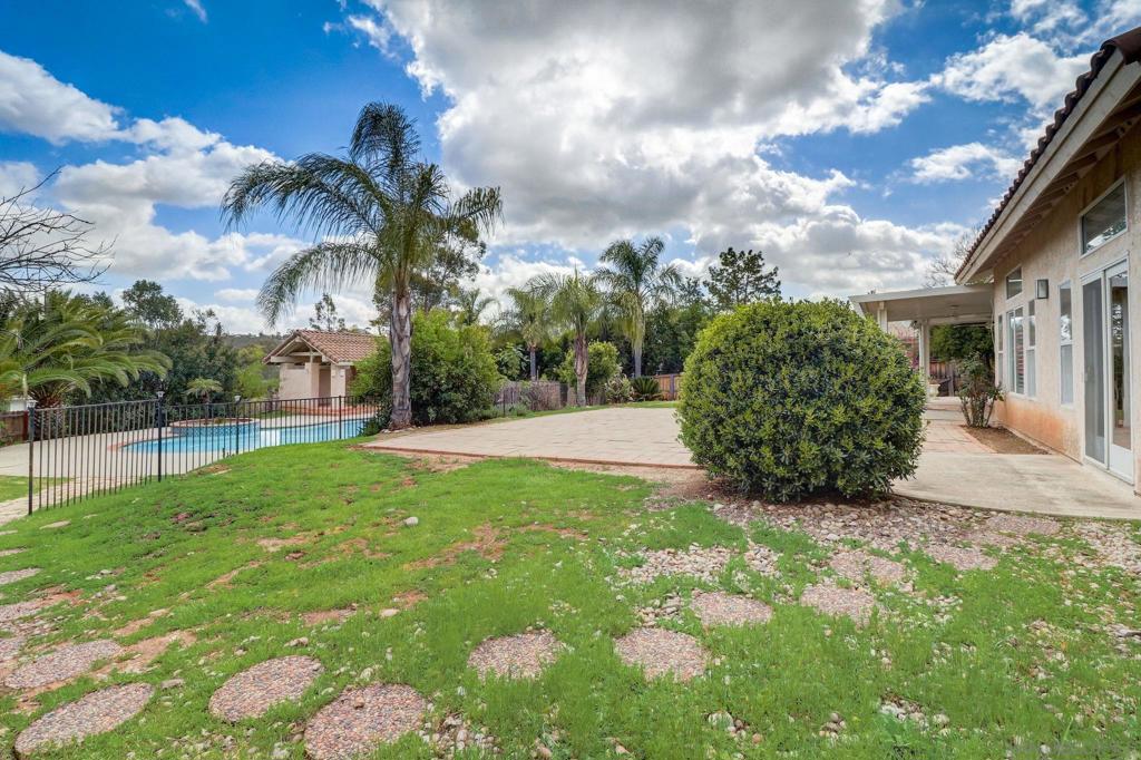 Ramona - Residential