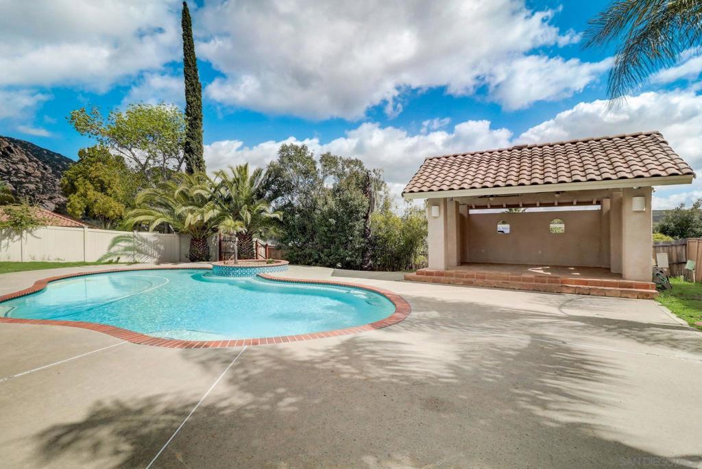 Ramona - Residential