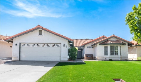 Photo of 927 Saint Ann Drive, Paso Robles, CA 93446 (MLS # NS26121702)