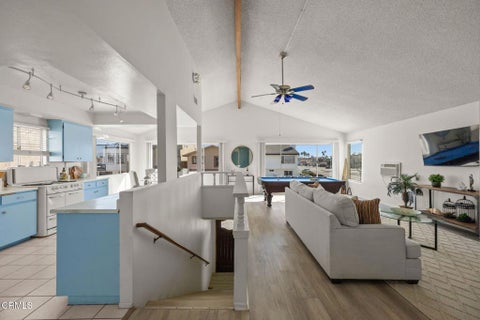 Tiny photo for 261 Hollywood Boulevard, Oxnard, CA 93035 (MLS # V1-39178)