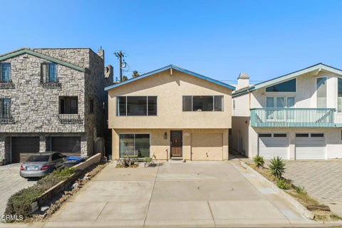 Tiny photo for 261 Hollywood Boulevard, Oxnard, CA 93035 (MLS # V1-39178)