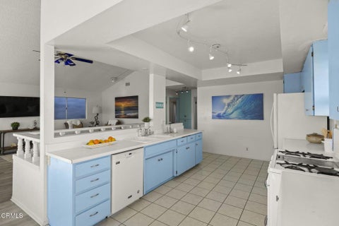 Tiny photo for 261 Hollywood Boulevard, Oxnard, CA 93035 (MLS # V1-39178)