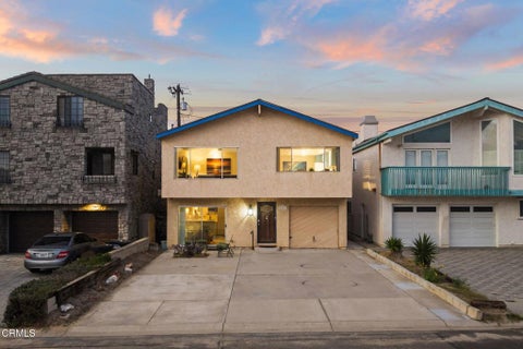 Photo of 261 Hollywood Boulevard, Oxnard, CA 93035 (MLS # V1-39178)