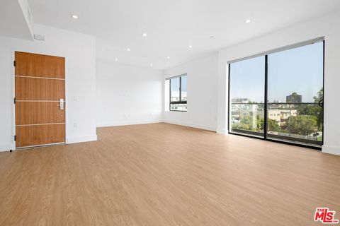 Photo of 8555 Colgate Avenue #501, Los Angeles, CA 90048 (MLS # 26667493)