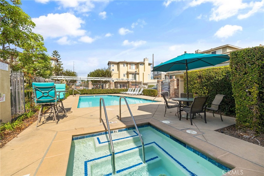 Bungalows - Residential