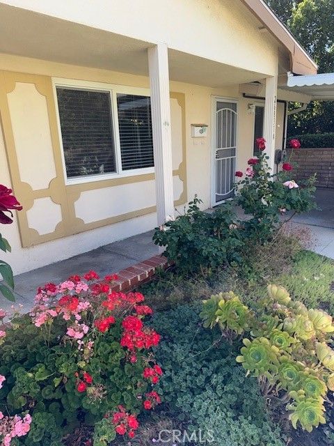 Photo of 26831 Avenue Of The Oaks #A, Newhall, CA 91321 (MLS # SR26083455)