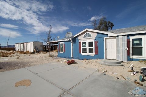 Photo of 46160 Palma Vista Road, Newberry Springs, CA 92365 (MLS # HD26022351)