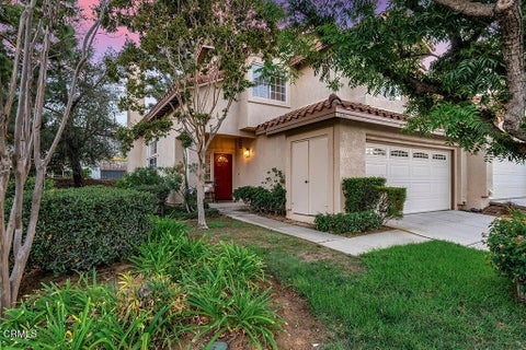 Photo of 1092 Amberton Lane, Newbury Park, CA 91320 (MLS # V1-39192)