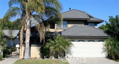 Great large 4 bedroom with excellent end of cul-de-sac location inside-the-loop. Steps to all schools (K-12), pools, parks, shopping and Woodbridge's North Lake. Includes remodeled kitchen & baths, downstairs bedroom & bath, atrium, central air, formal & informal dining, large family room, more!