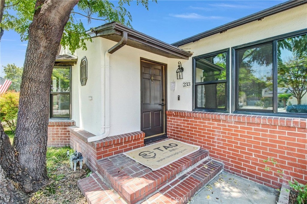 233 Rosemont