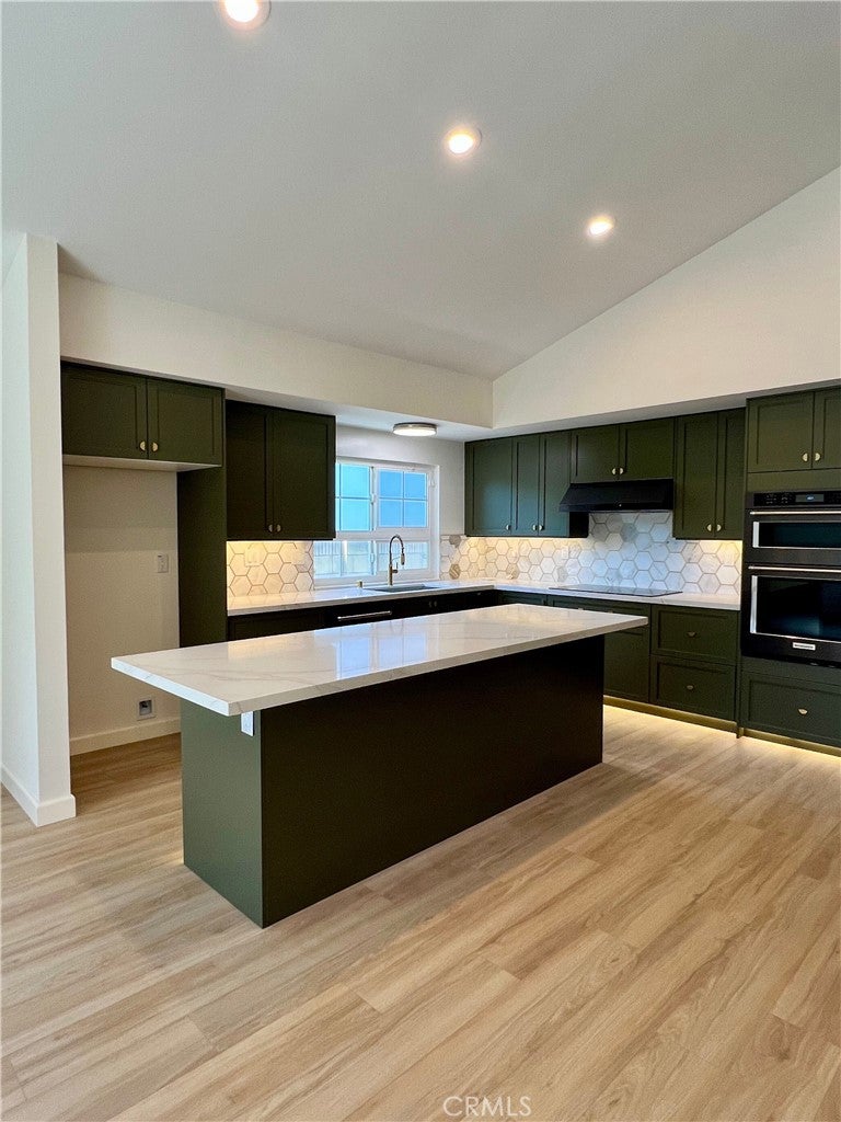 15618 Caulfield