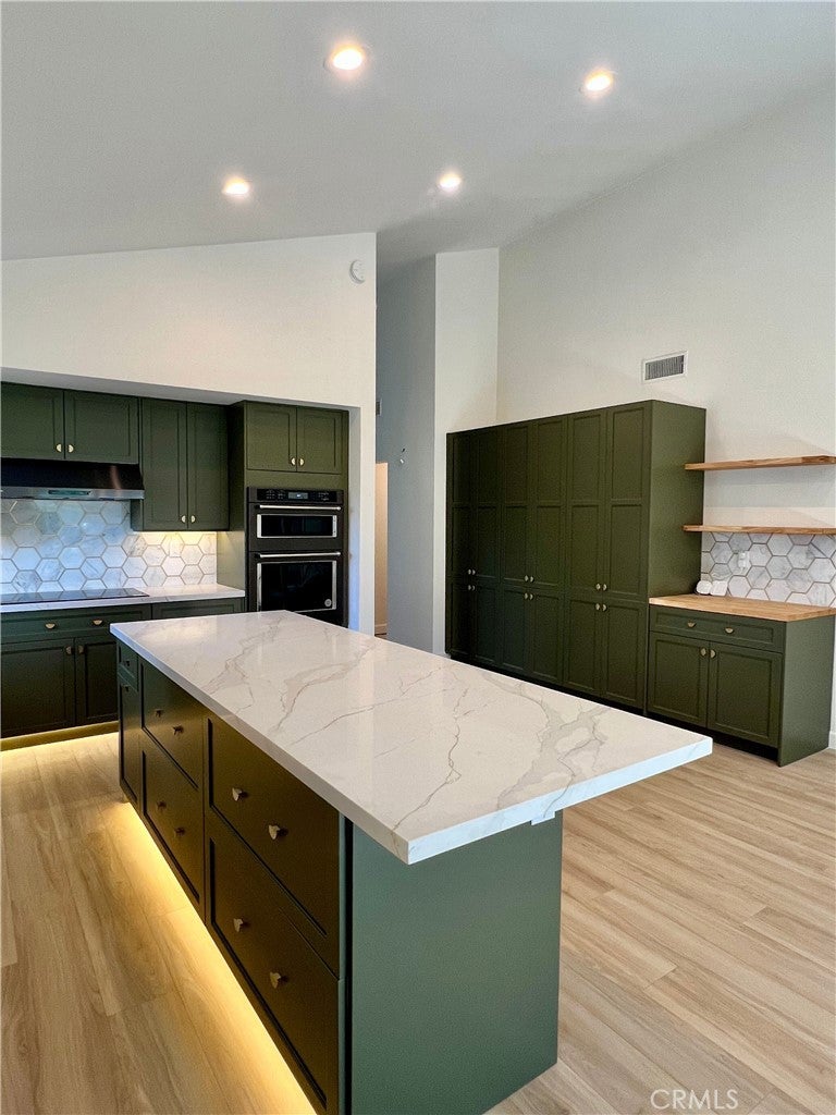 15618 Caulfield